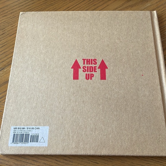 Not a Box Hardcover Book by Antoinette Portis - Picture 2 of 10